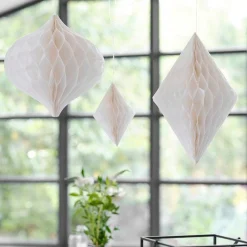 Contemporary Wedding White Honeycomb Decorations (3Pk)<Party Delights