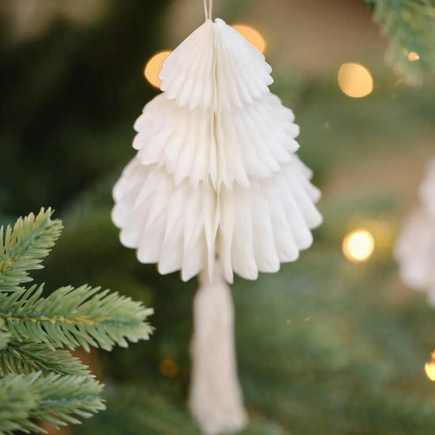 Party Delights Hanging Decorations<Cream Honeycomb Trees Decorations With Macrame Tassels (4Pk)