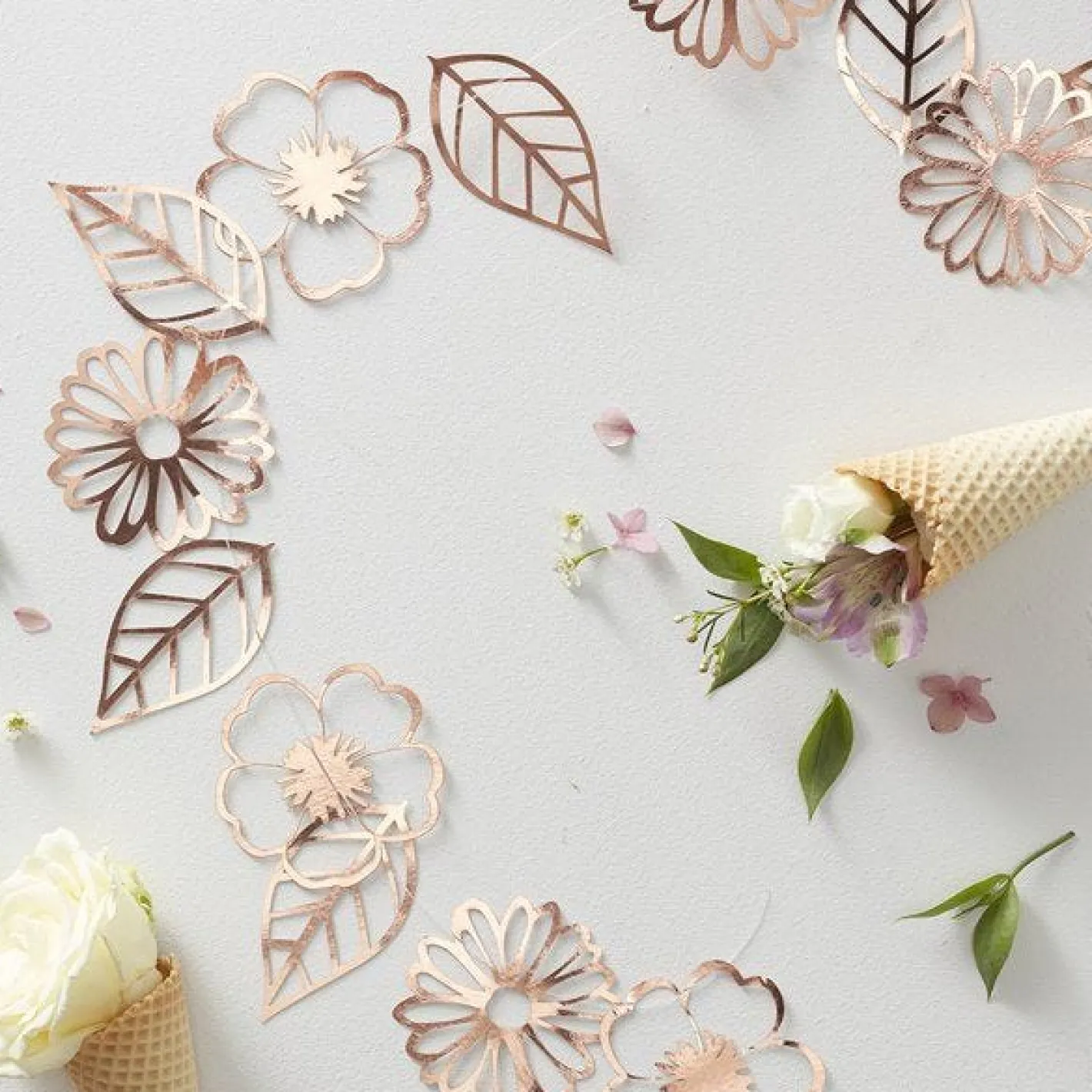 Ditsy Floral Rose Gold Foiled Flower Garland - 3M<Party Delights Hot