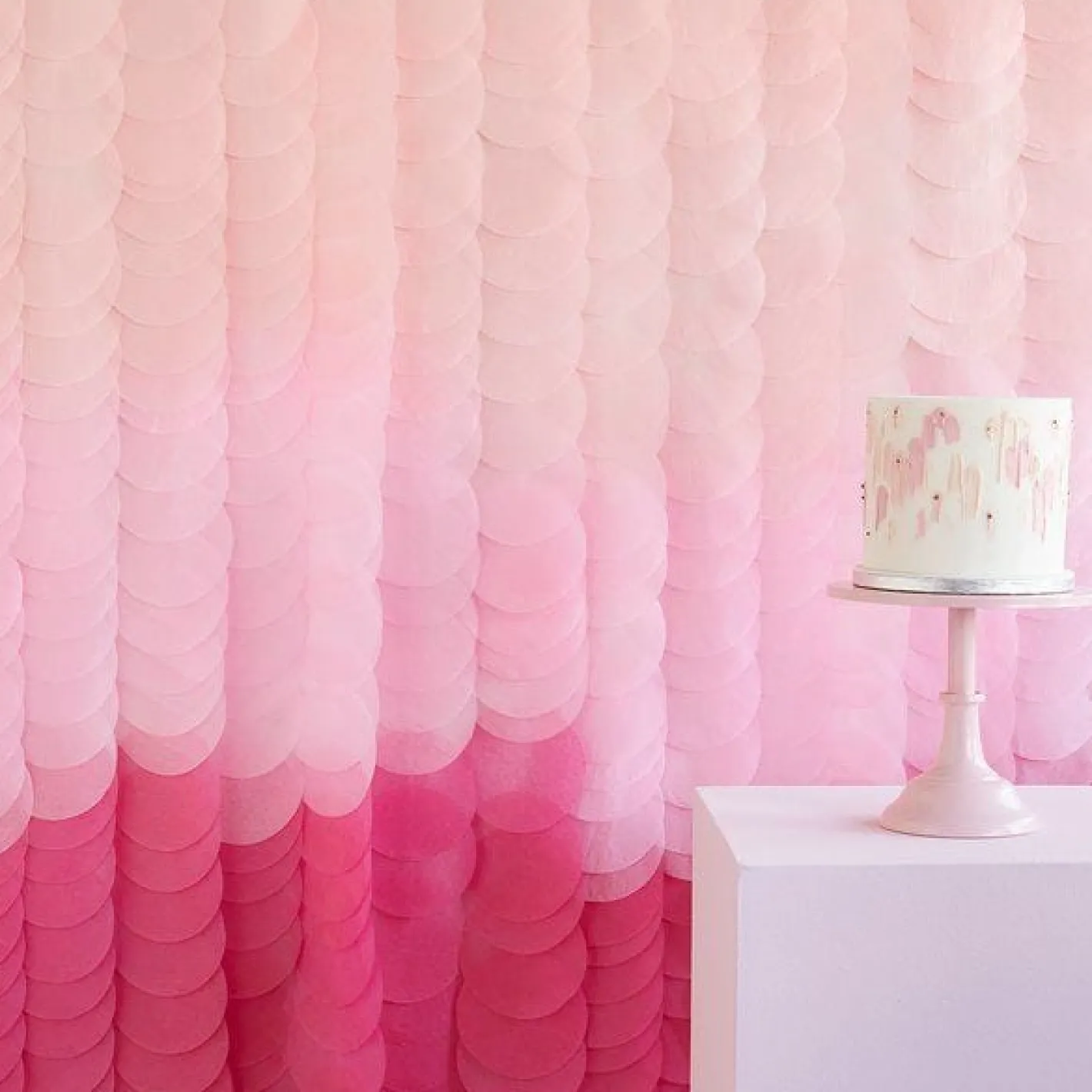 Pink Ombre Tissue Paper Discs Backdrop<Party Delights Outlet