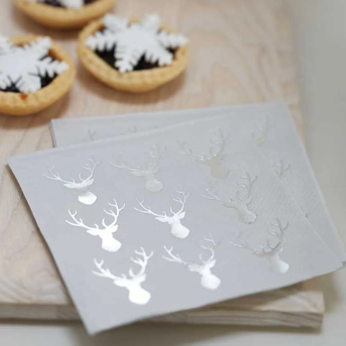 Party Delights Tableware<Silver Foiled Stag Paper Beverage Napkins (20Pk)