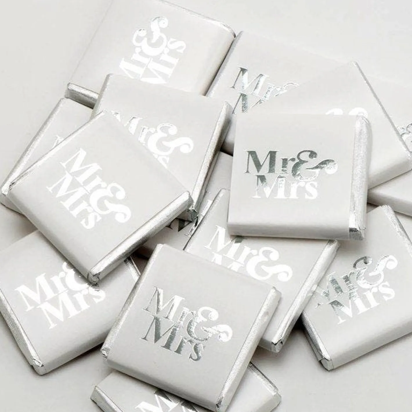 Silver 'Mr & Mrs' Chocolate Neapolitans X50<Party Delights Clearance