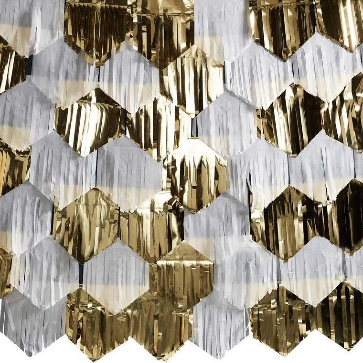 White & Gold Fringe Tassle Backdrop - 2M<Party Delights Best