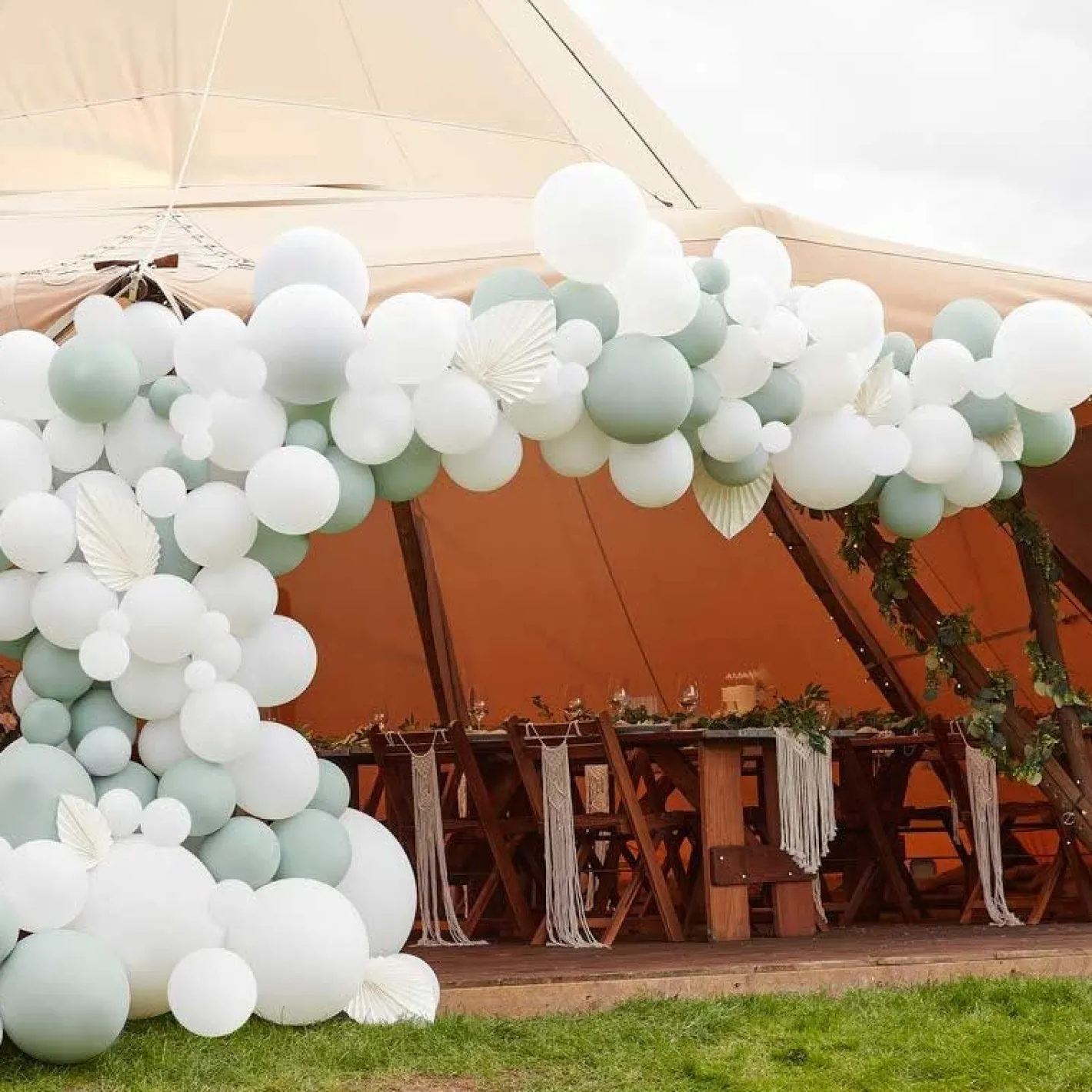 White & Sage Balloon Arch With White Fans - 200 Balloons<Party Delights Best