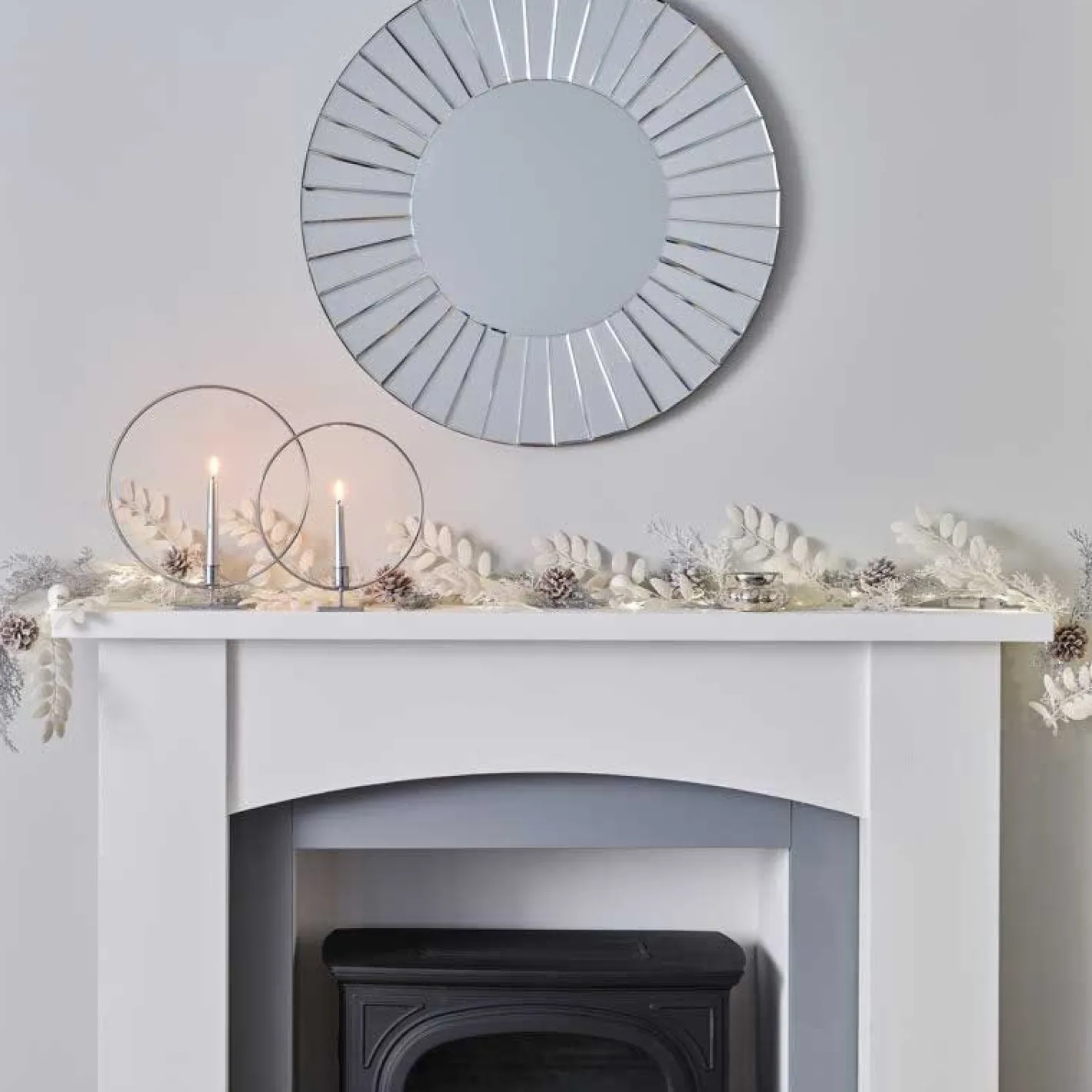 Party Delights Hanging Decorations<White & Silver Berry Foliage Garland - 1.8M