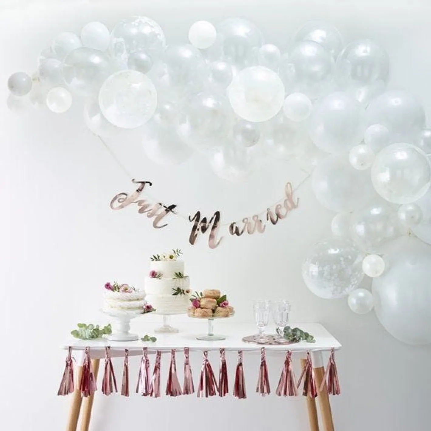White Balloon Arch - 70 Balloons<Party Delights Best