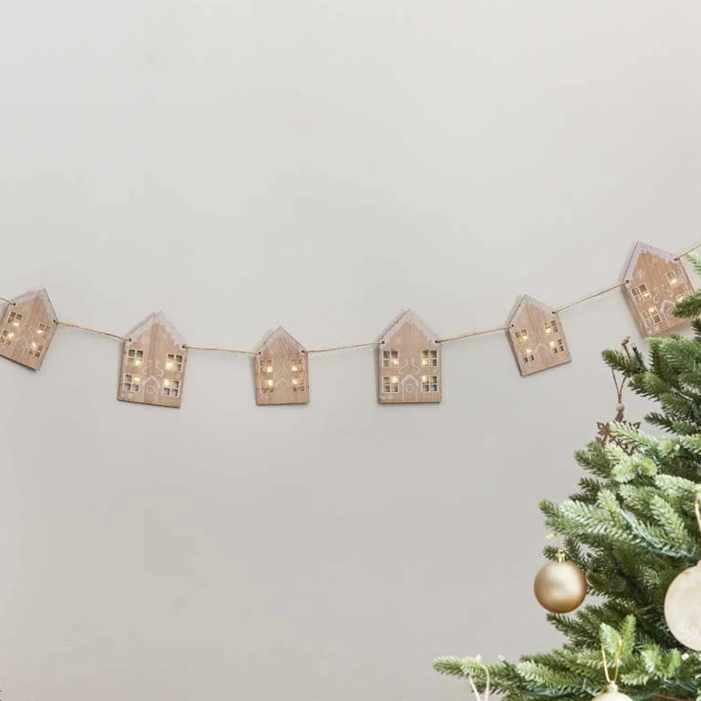 Party Delights Hanging Decorations<Wooden House Bunting With Light Up Windows - 2M